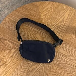 Lululemon navy / dark blue fanny pack